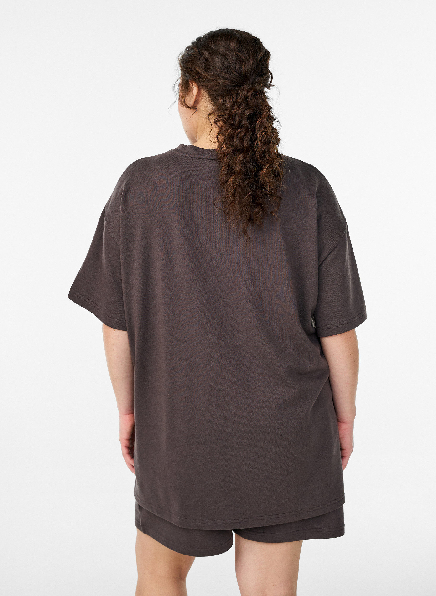 Zizzifashion Oversized sweat T-shirt, Brown, Model image number 2