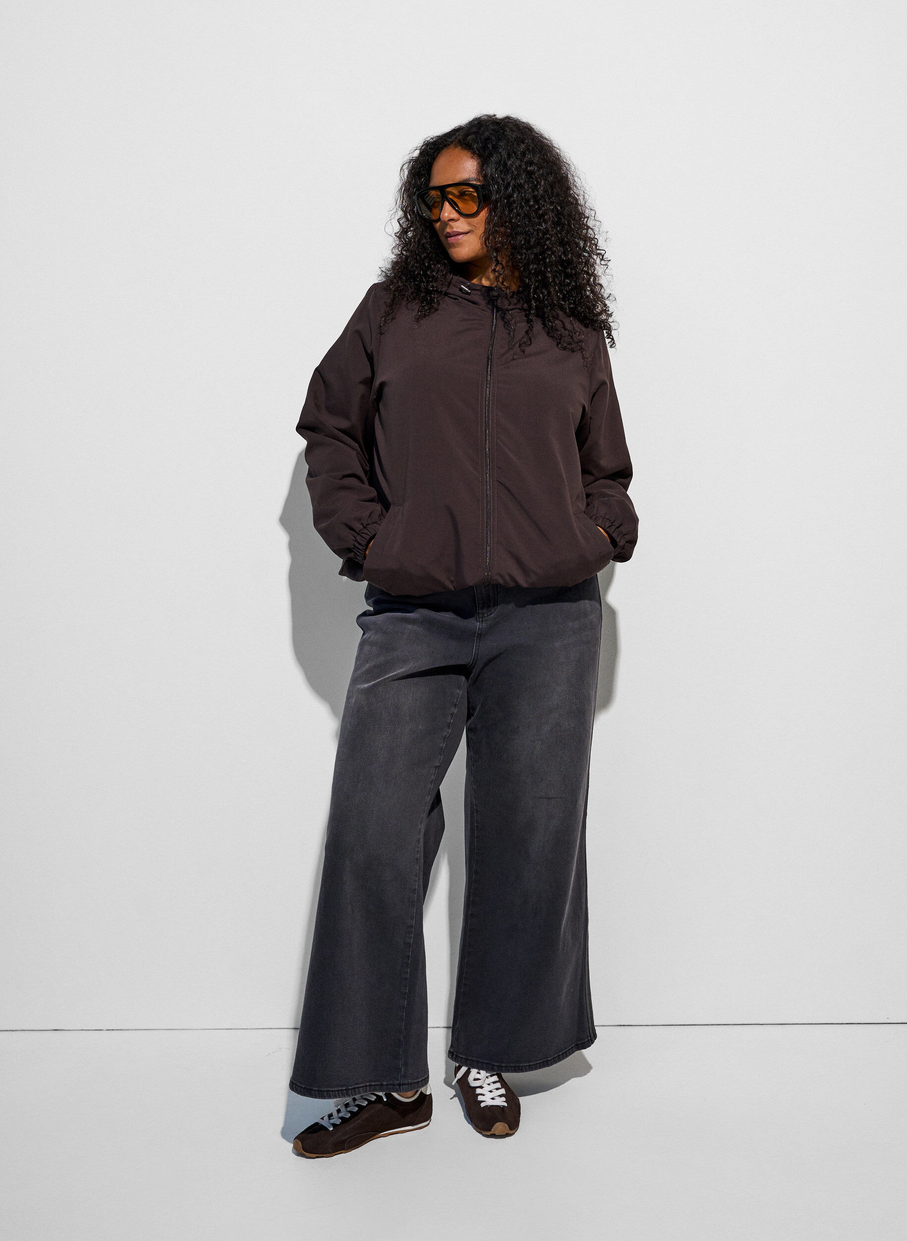 ZizzifashionLightweight jacket with a hood and zipper, Brown, Model image number 1
