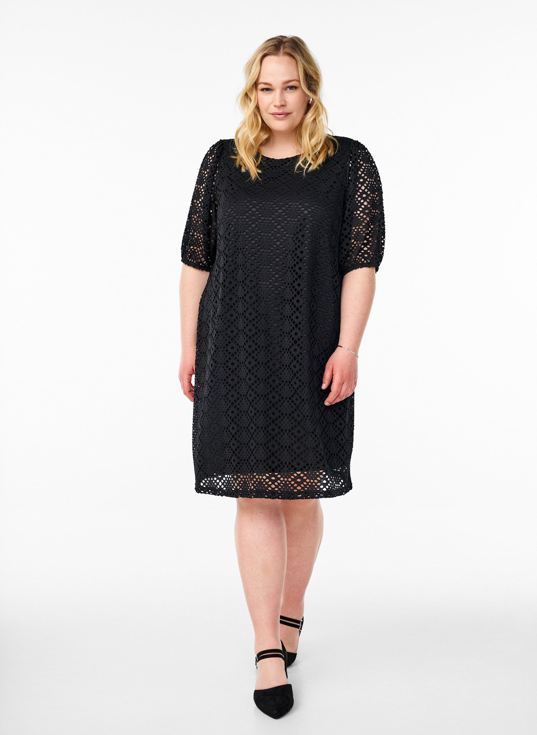 Zizzifashion Knee-length dress with eyelet pattern and short sleeves, Black, Model image number 1