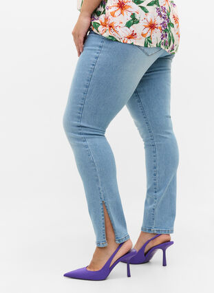 High-waisted Amy jeans with slits, Light blue, Model image number 2