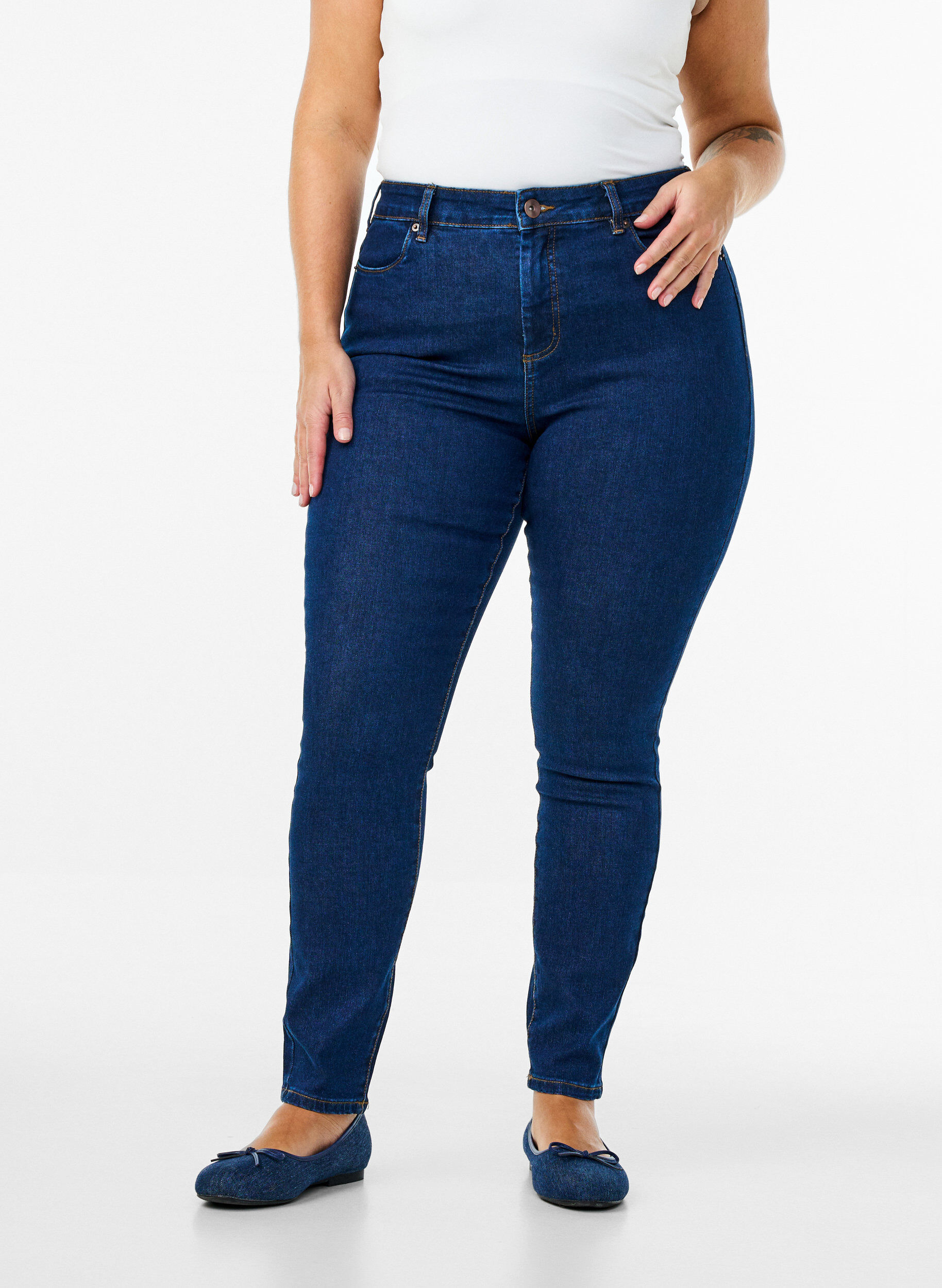 Zizzifashion Amy jeans with a high waist and super slim fit, Blue, Model image number 2