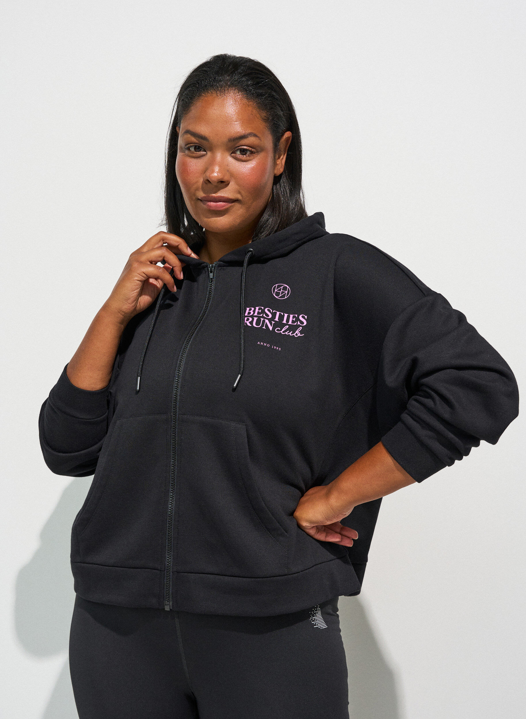 Hoodie with zipper and chest print, Black, Model