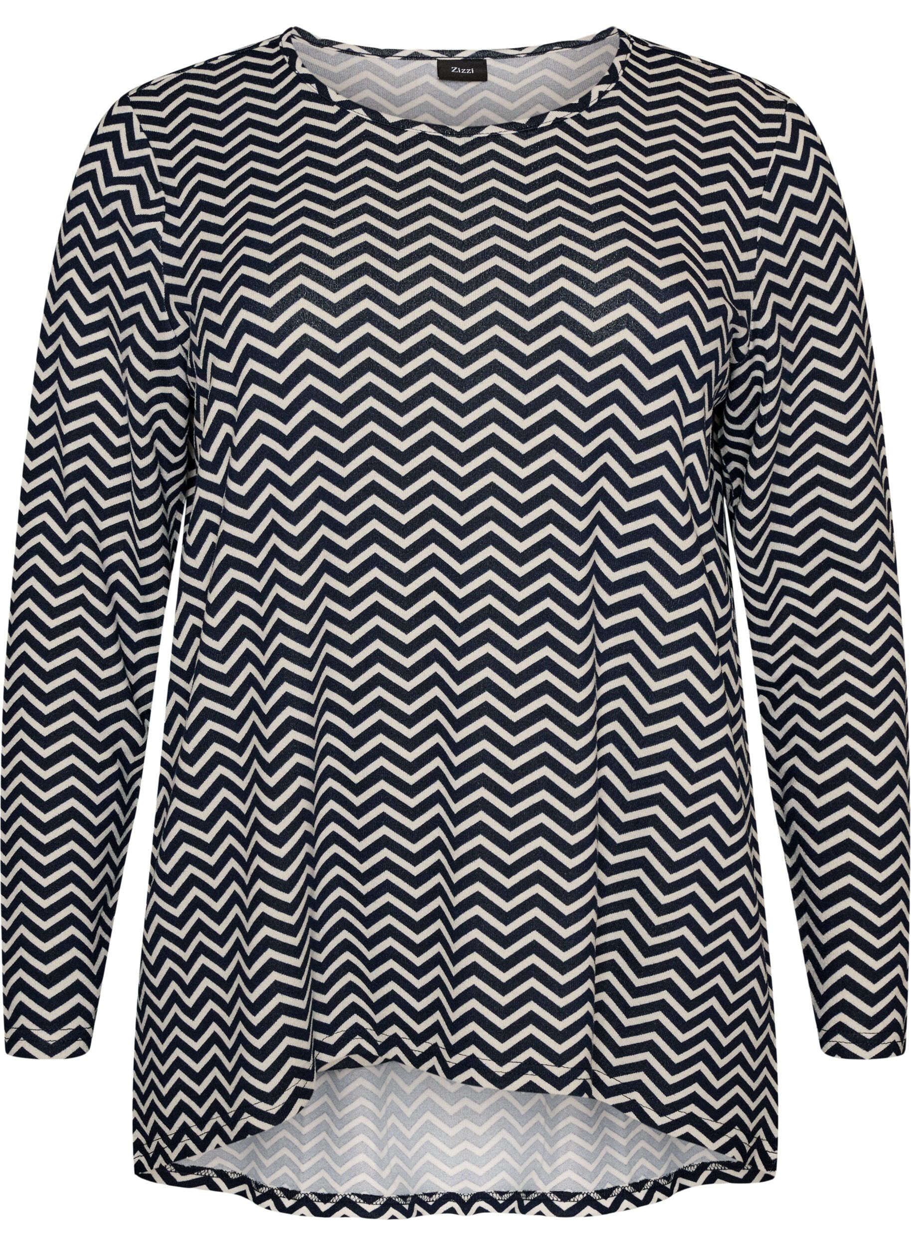 Patterned blouse with long sleeves