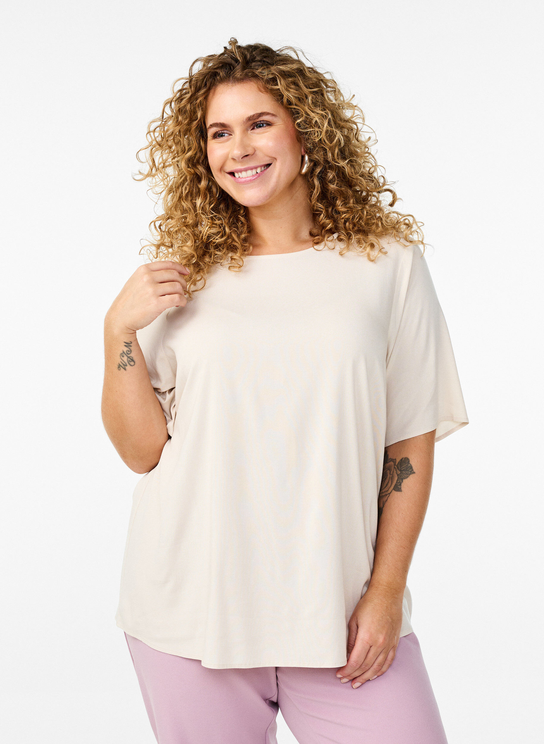 Short-sleeved woven blouse with round neck, Beige, Model