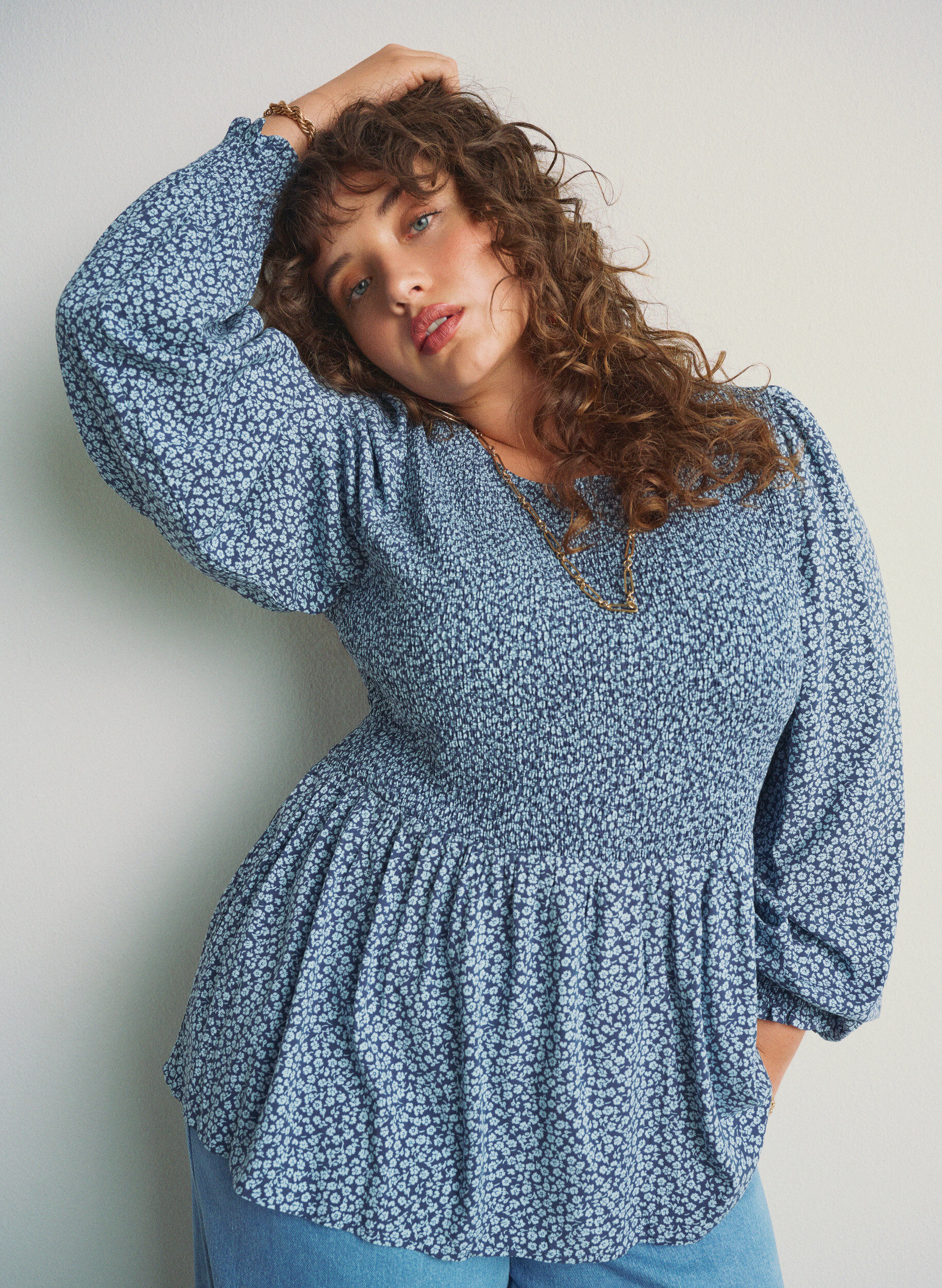 Zizzifashion Blouse with smocked top and floral print, Blue, Image image number 0