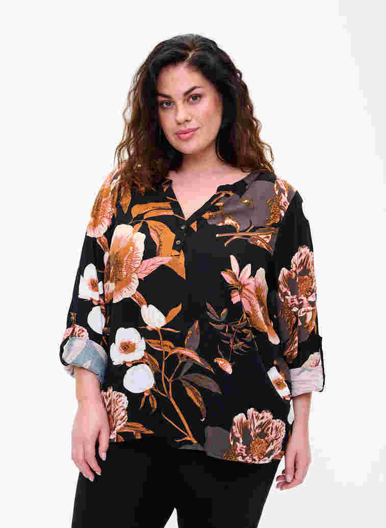 100% viscose blouse with floral print, Black Flower AOP, Model
