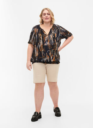 Short-sleeved viscose blouse with smock, Navy Blazer AOP, Model image number 2