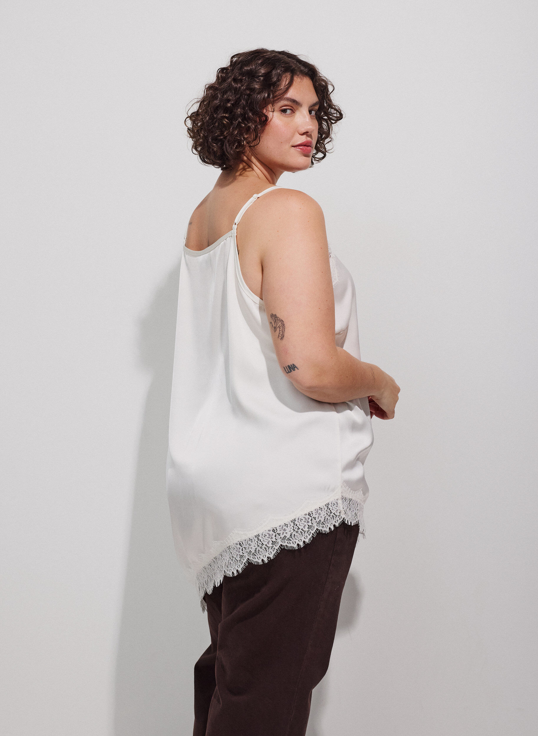 ZizzifashionStrappy top with lace and an asymmetrical hem, Vanilla, Model image number 2