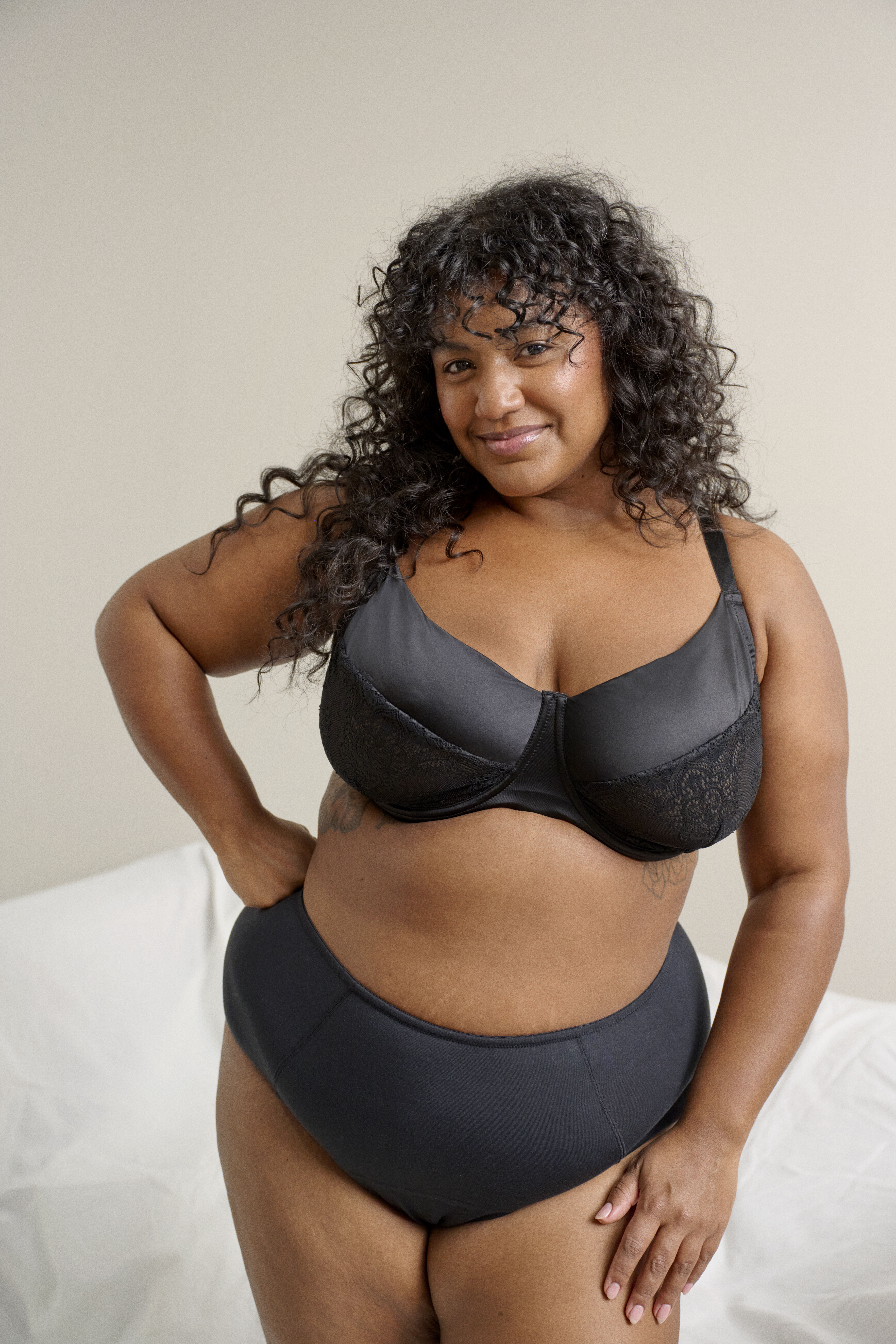 Zizzifashion Set with lace, , Model