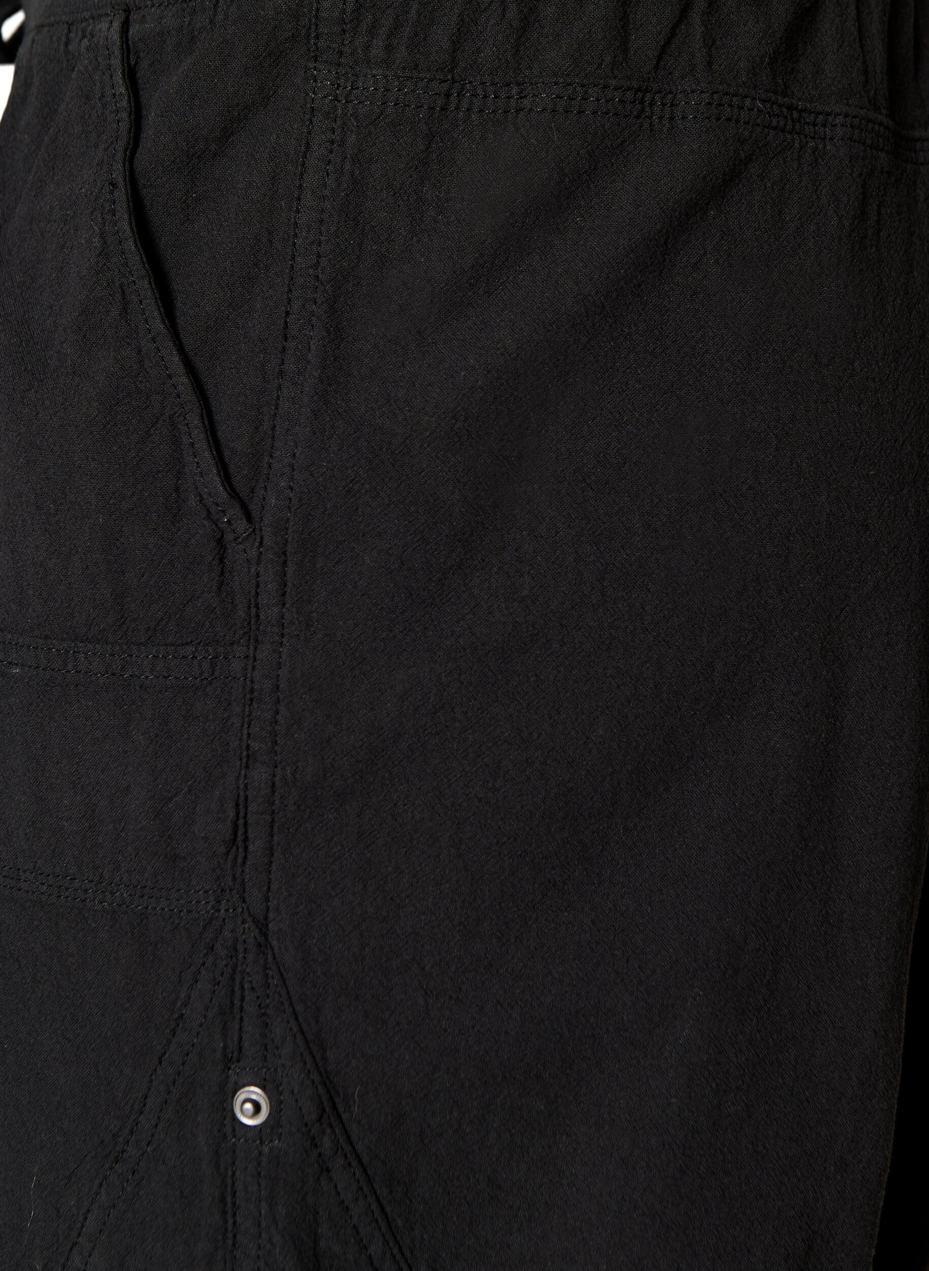 Zizzifashion Loose cotton shorts with pockets, Black, Packshot image number 3