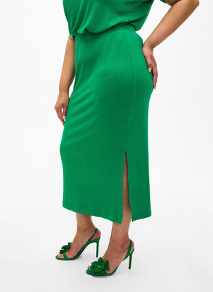 Slim fit midi skirt in viscose, Jolly Green, Model image number 2