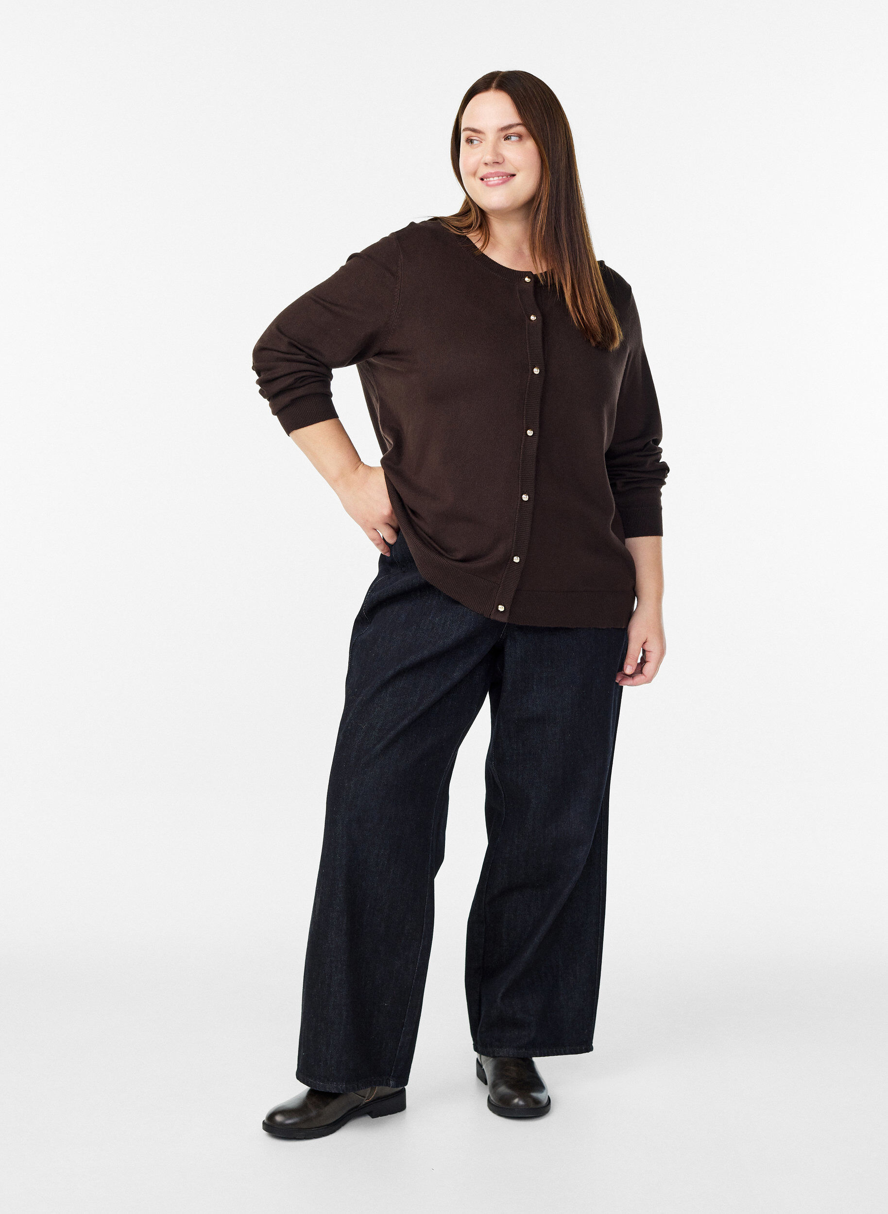 Zizzifashion Fine-knit cardigan with ball buttons, Brown, Model image number 1