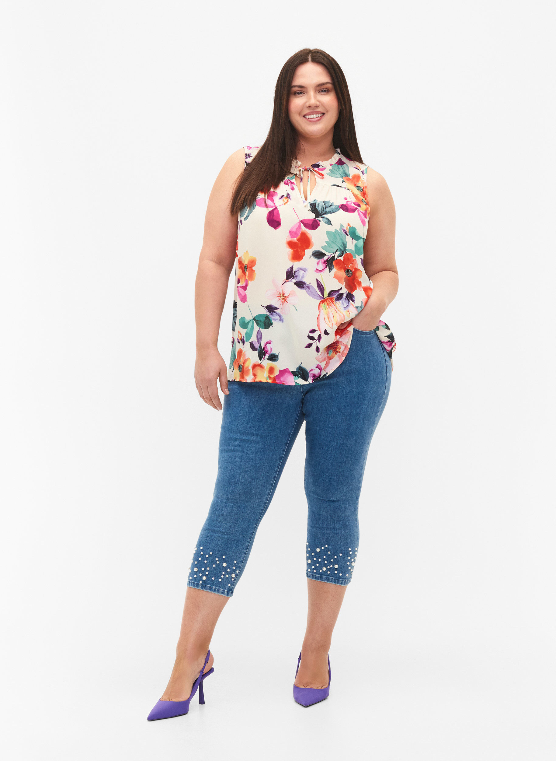 Zizzifashion Floral top with tie detail, Buttercream Flower, Model image number 2
