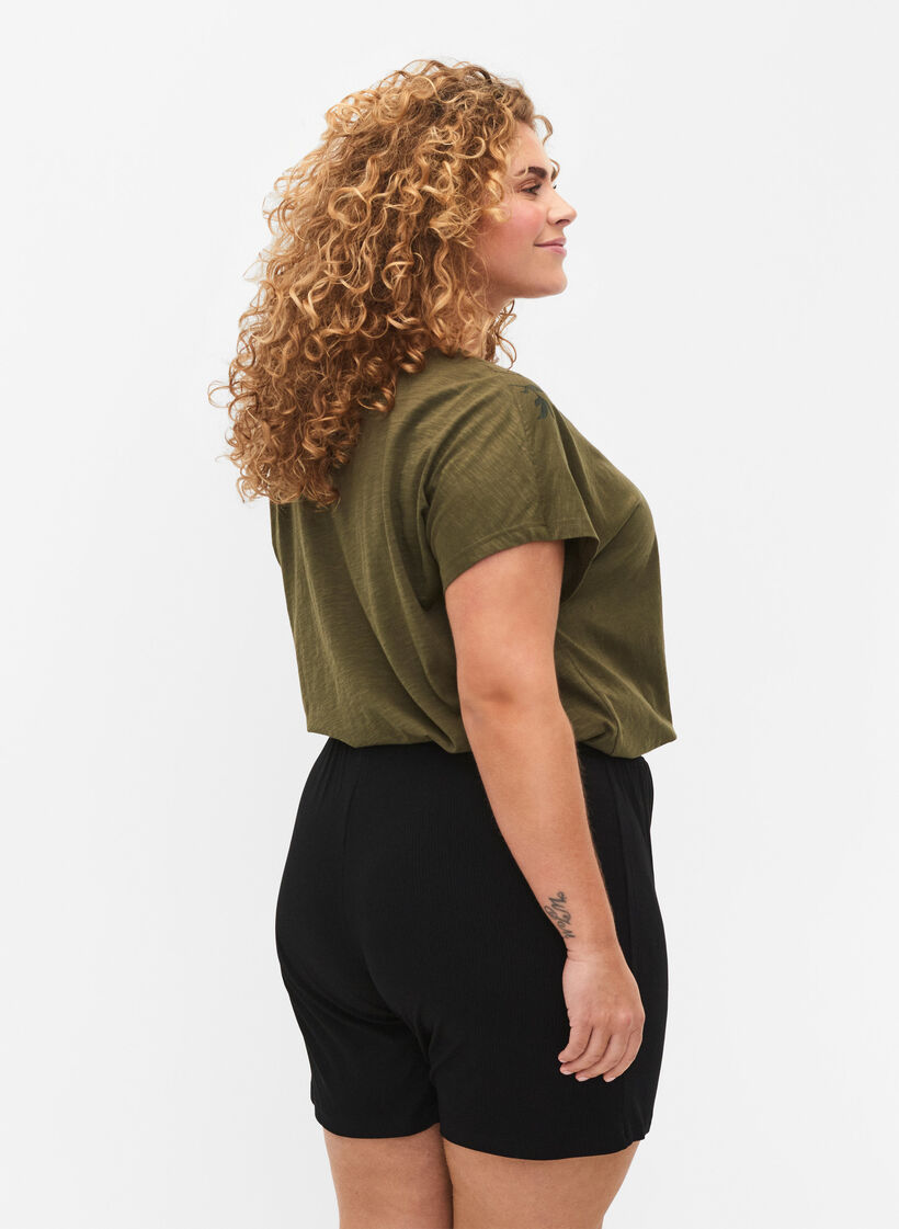 Loose-fitting viscose shorts with ribbing, Black, Model image number 1