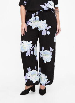 Loose viscose pants with print, Black Big Flower AOP, Model image number 2