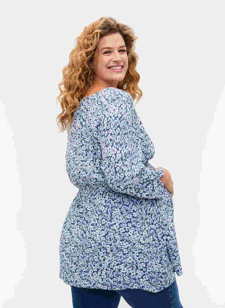 Maternity blouse in viscose and floral print, Blue Flower AOP, Model