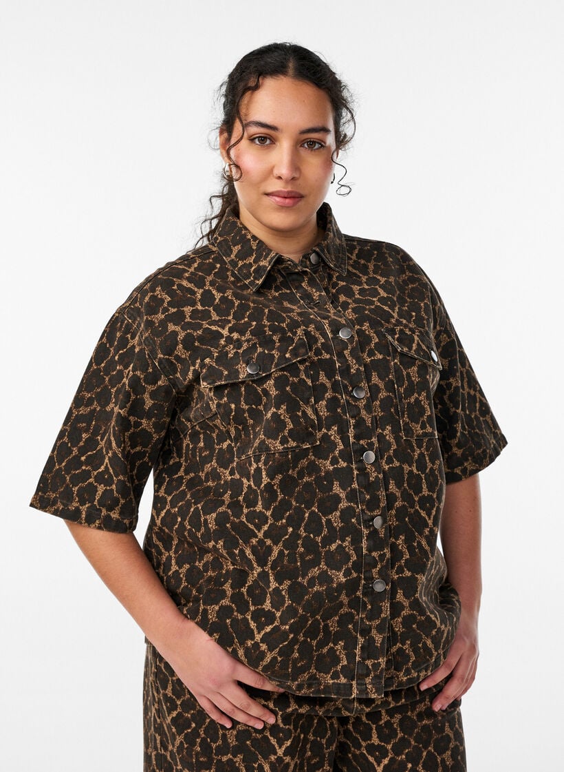 Denim shirt with leopard print and short sleeves, Brown, Model image number 0