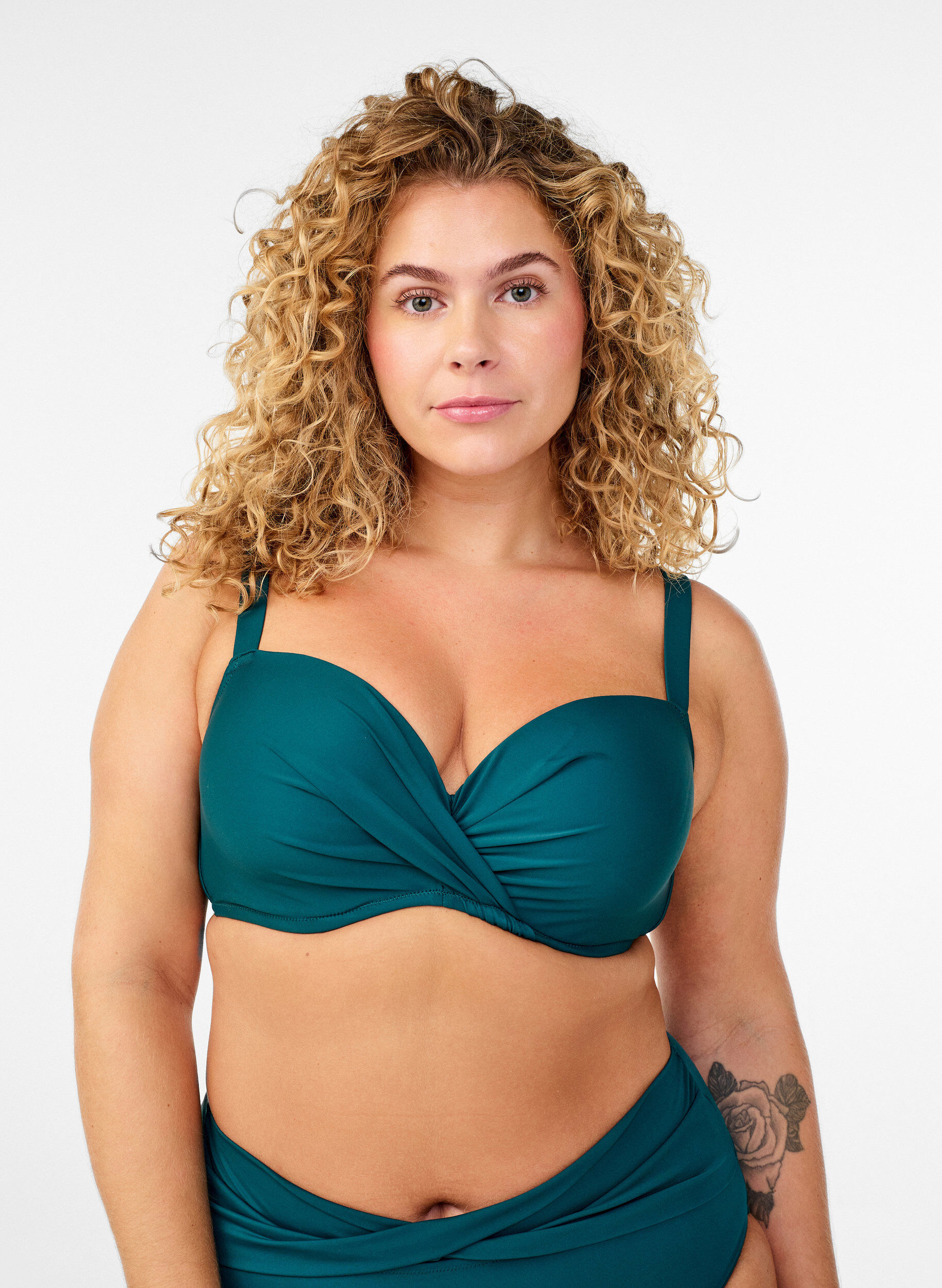 Bikini top with underwire and draping, Green, Model