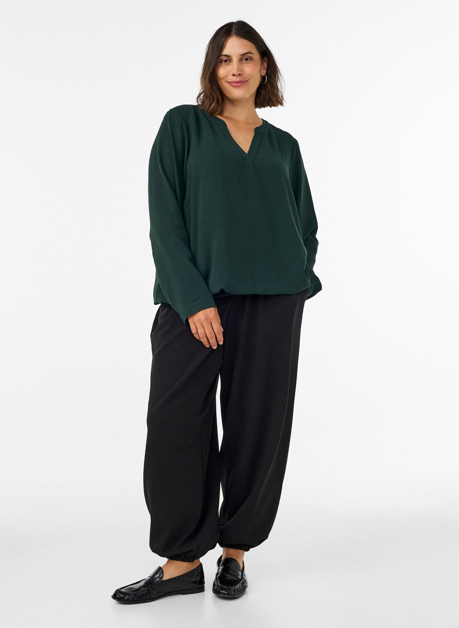 ZizzifashionBalloon silhouette blouse with V-neck, Green, Model image number 1