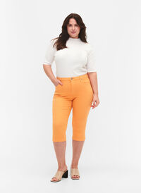Close-fitting Emily capri trousers, Mock Orange, Model