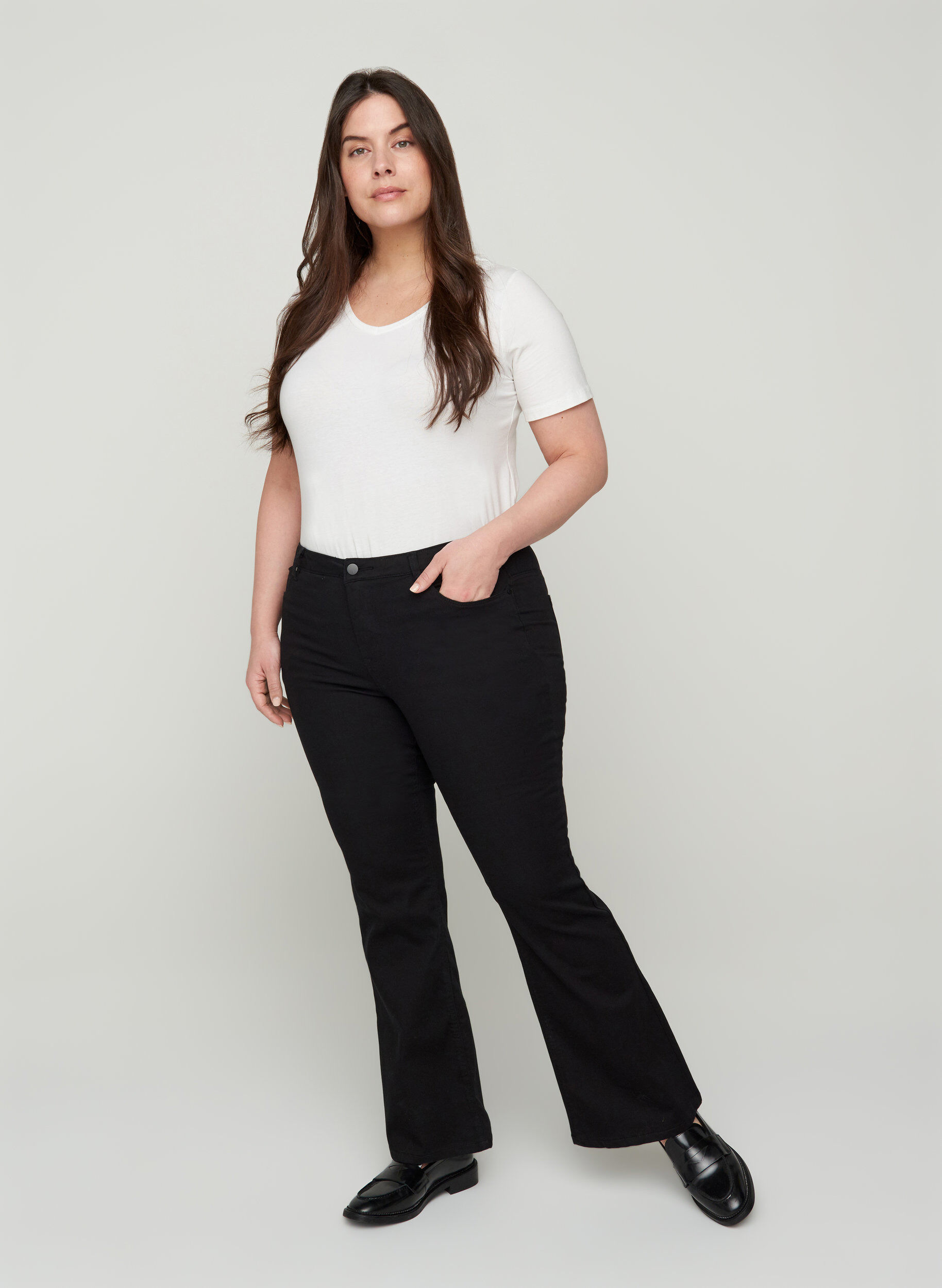 Zizzifashion Ellen bootcut jeans with a high waist, Black, Model image number 0