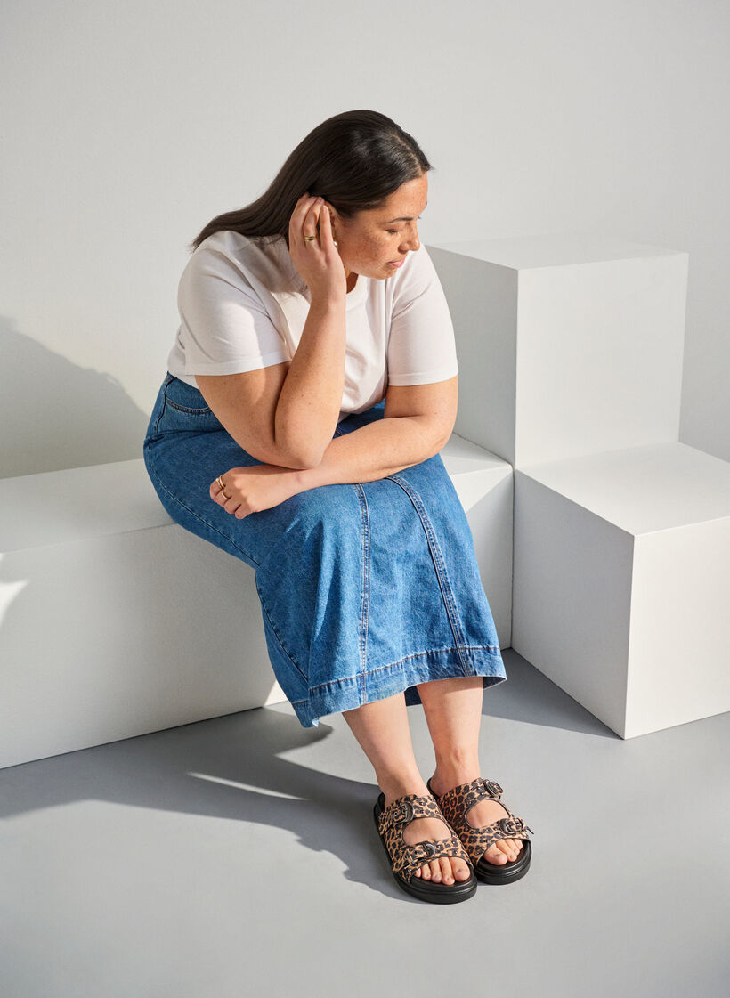 Wide fit - Sandal with studs, Brown, Image image number 0