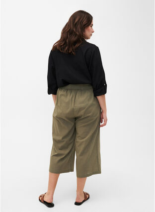 7/8 cotton blend pants with linen, Deep Lichen Green, Model image number 1