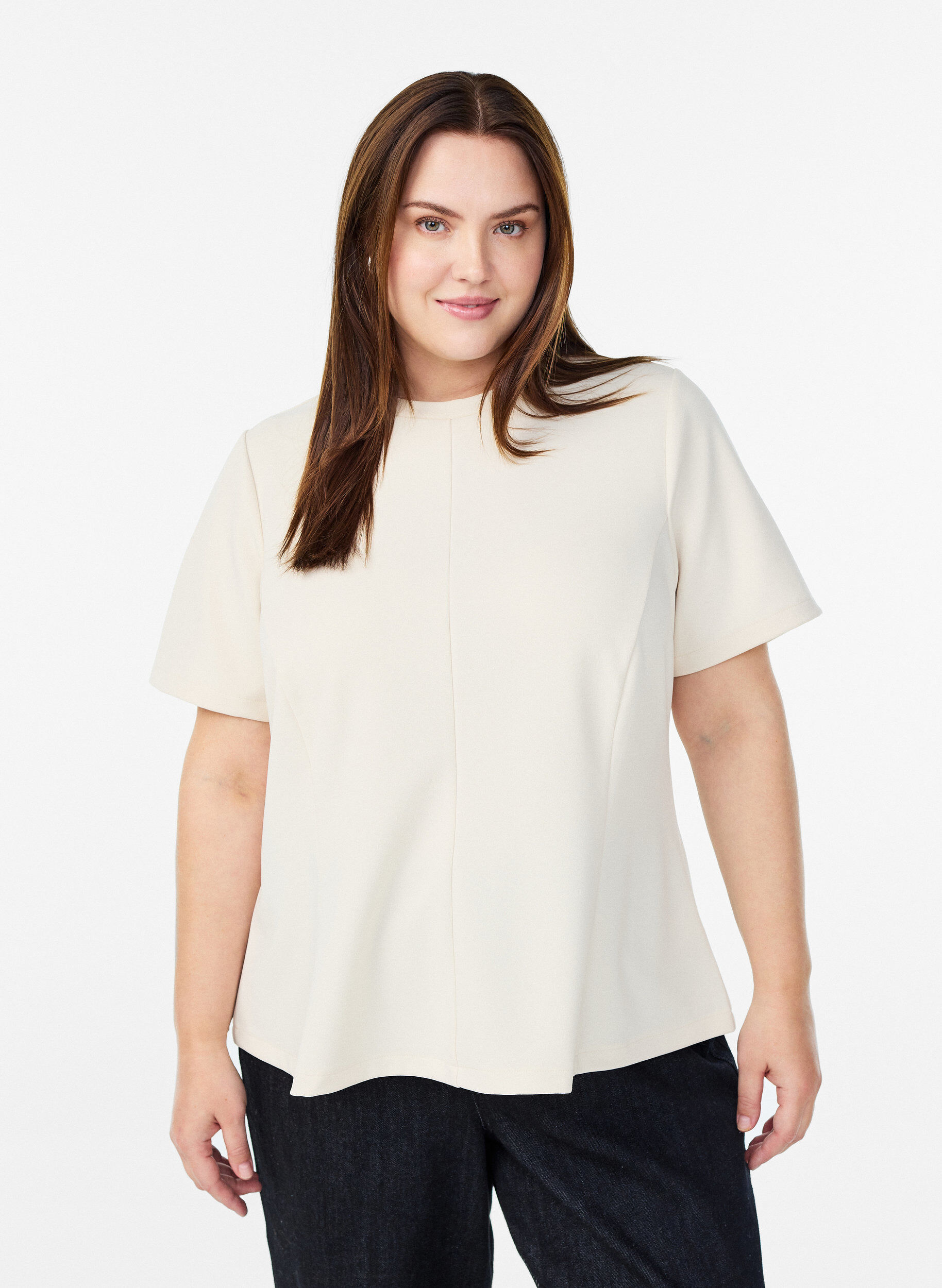 Short-sleeved blouse with shaping darts, Beige, Model
