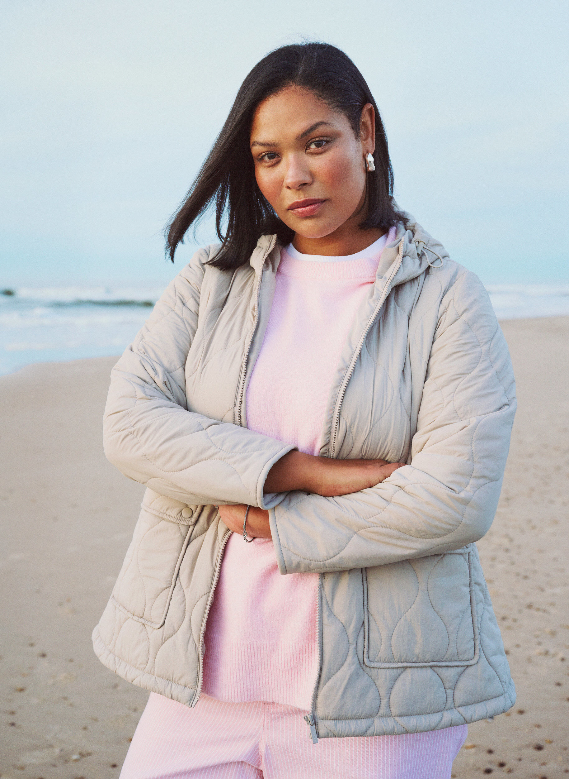 Zizzifashion Quilted jacket with a hood and pockets, Beige, Image image number 0