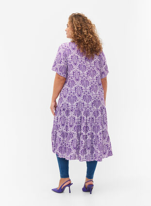 Short-sleeved viscose dress with print, D. Lavender Oriental, Model image number 1