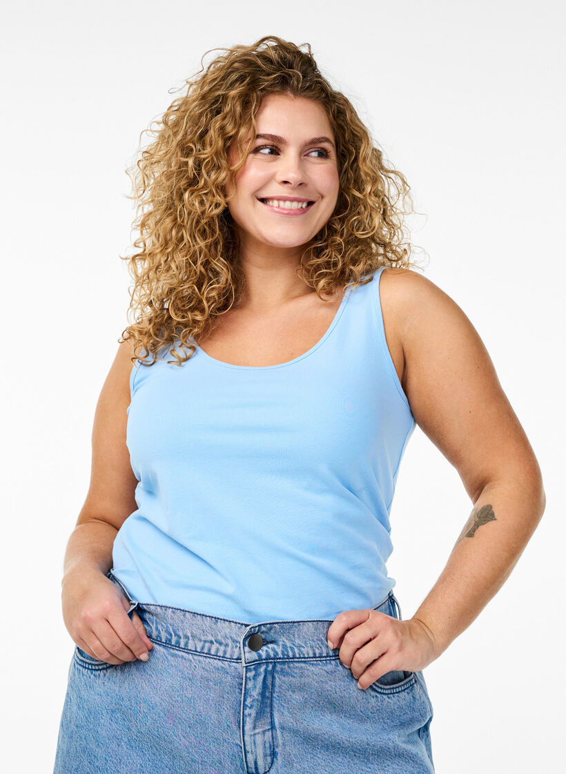 Solid color basic top in cotton, Light Blue, Model image number 0