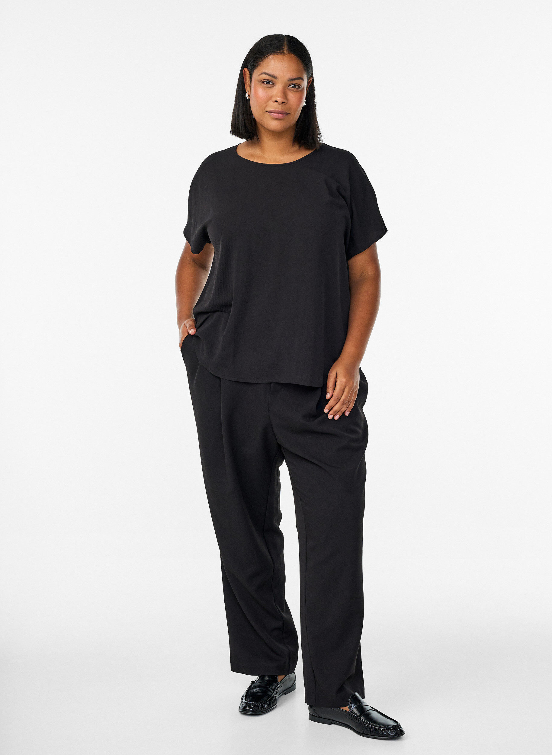 ZizzifashionBlouse with short sleeves and a round neckline, Black, Model image number 1