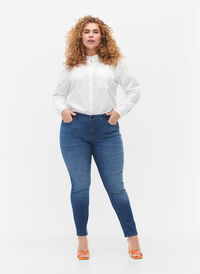Emily jeans with regular waist and slim fit, Blue denim, Model