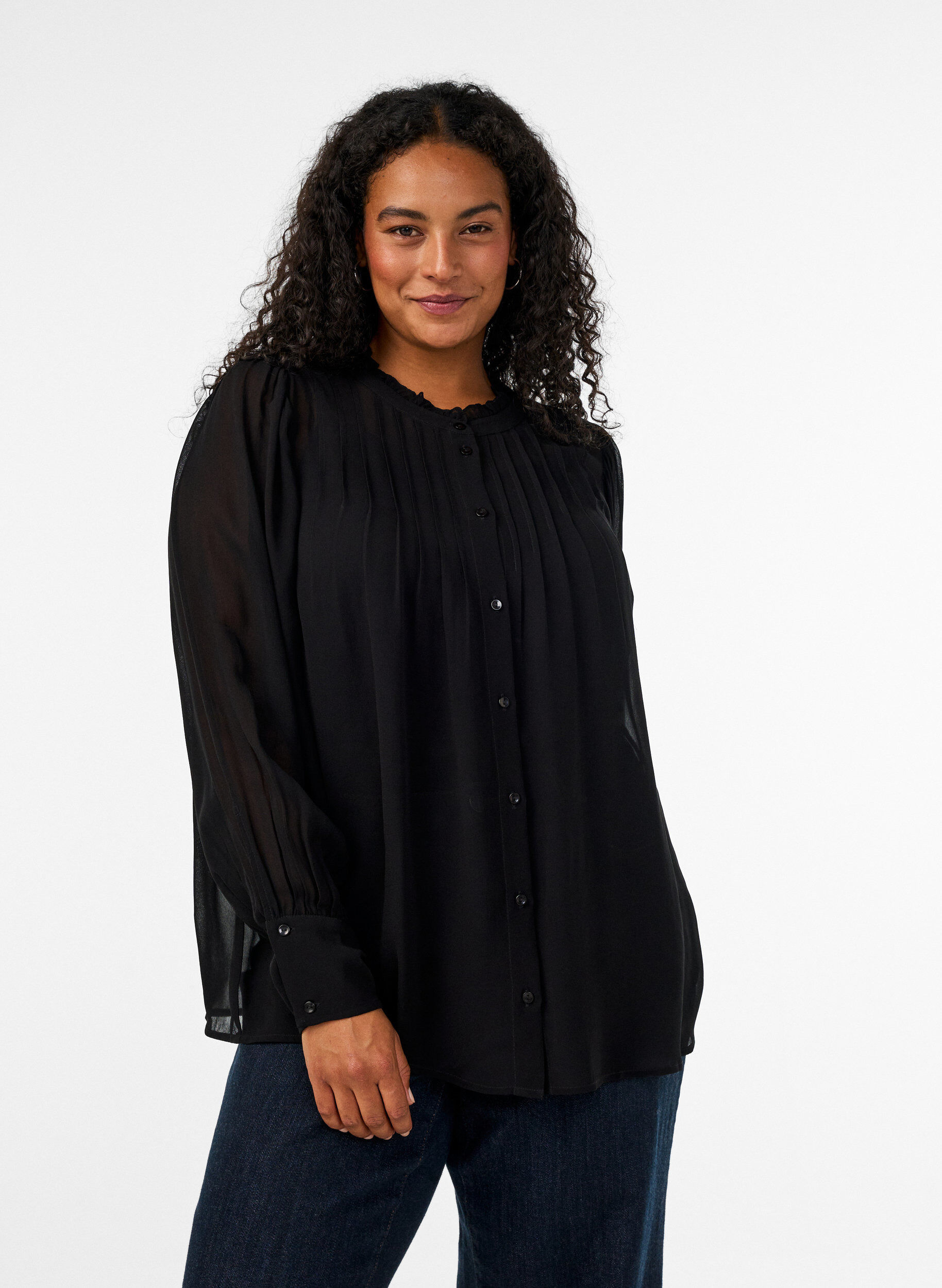 Viscose blouse with a ruffle collar, Black, Model