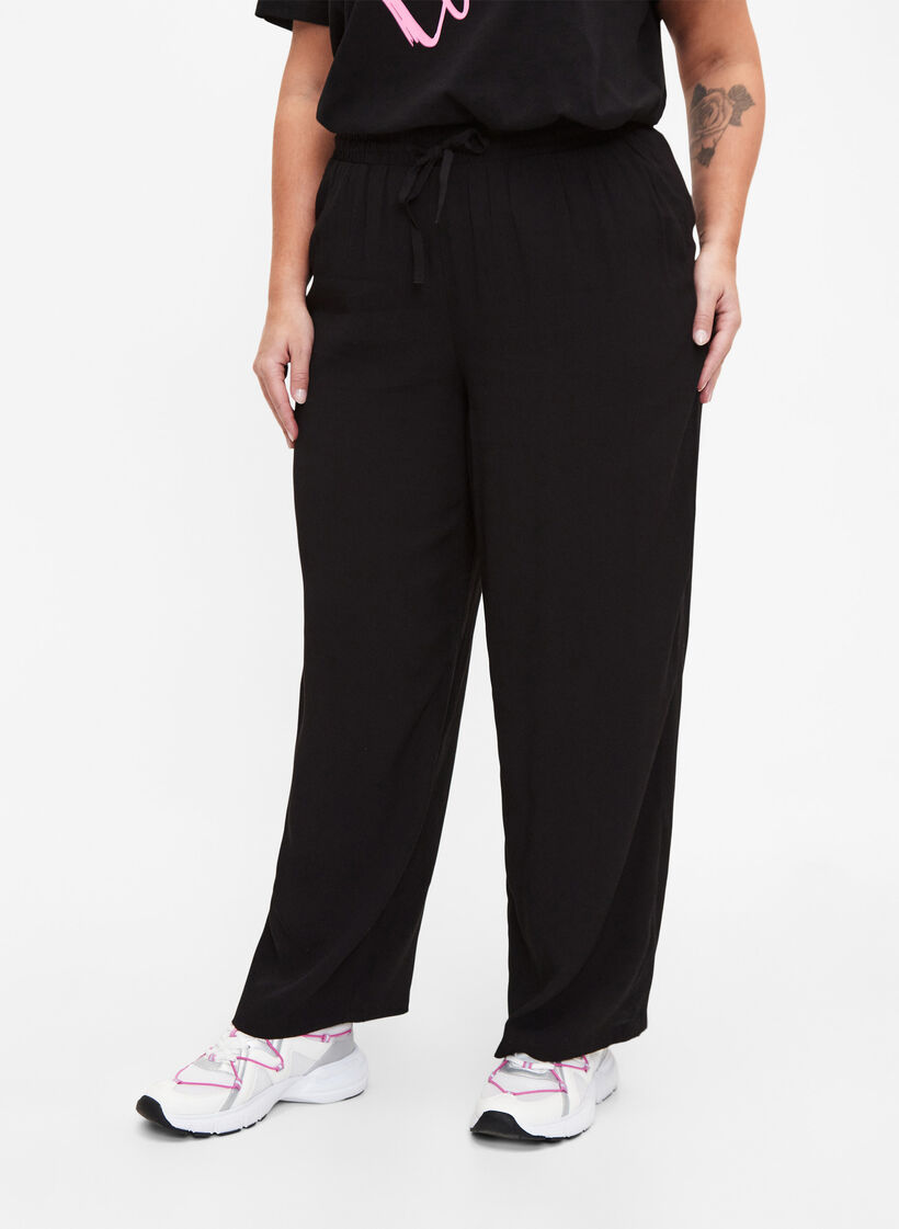 Loose viscose trousers with print, Black, Model image number 2