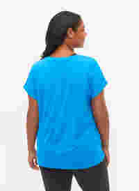 Short sleeved workout t-shirt, Brilliant Blue, Model