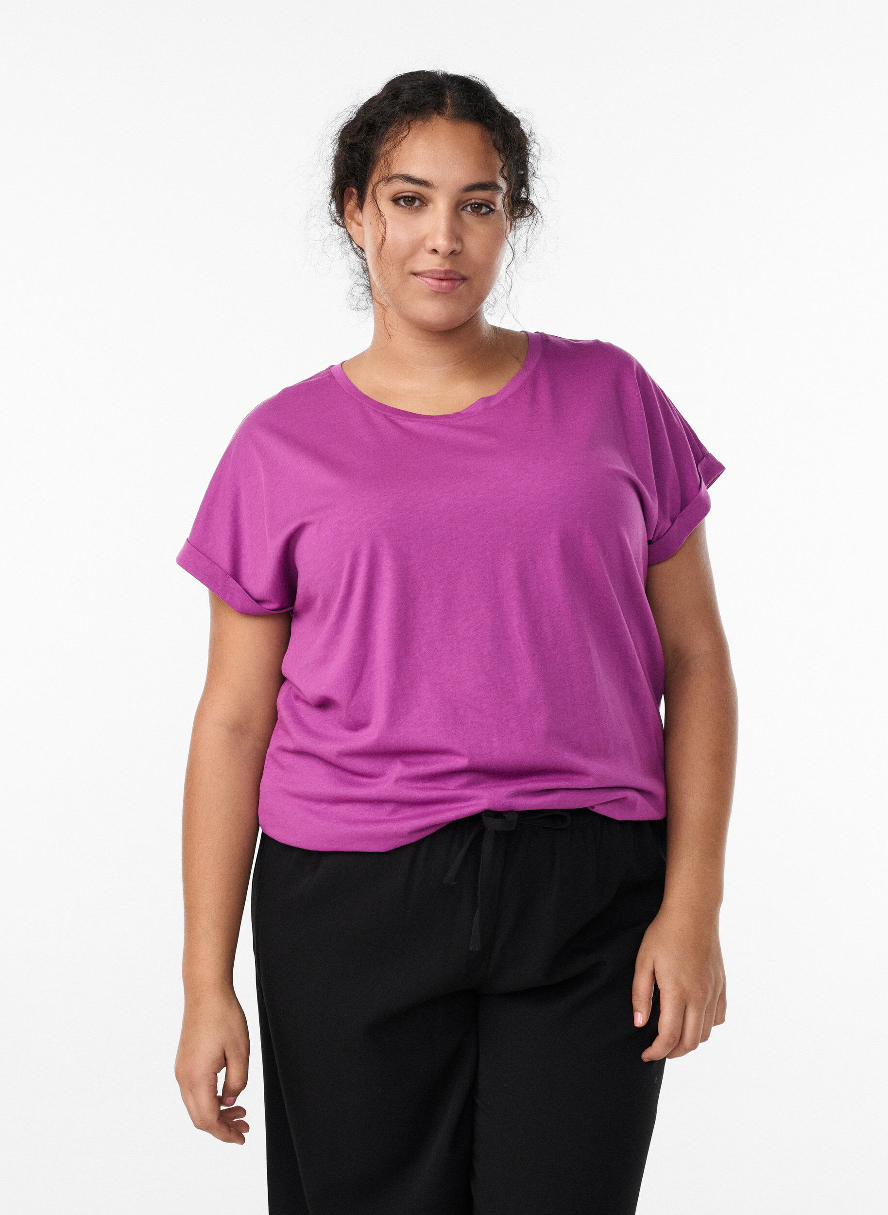 Short-sleeved t-shirt in a cotton blend, Purple, Model