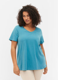 Basic plain cotton t-shirt, Brittany Blue, Model