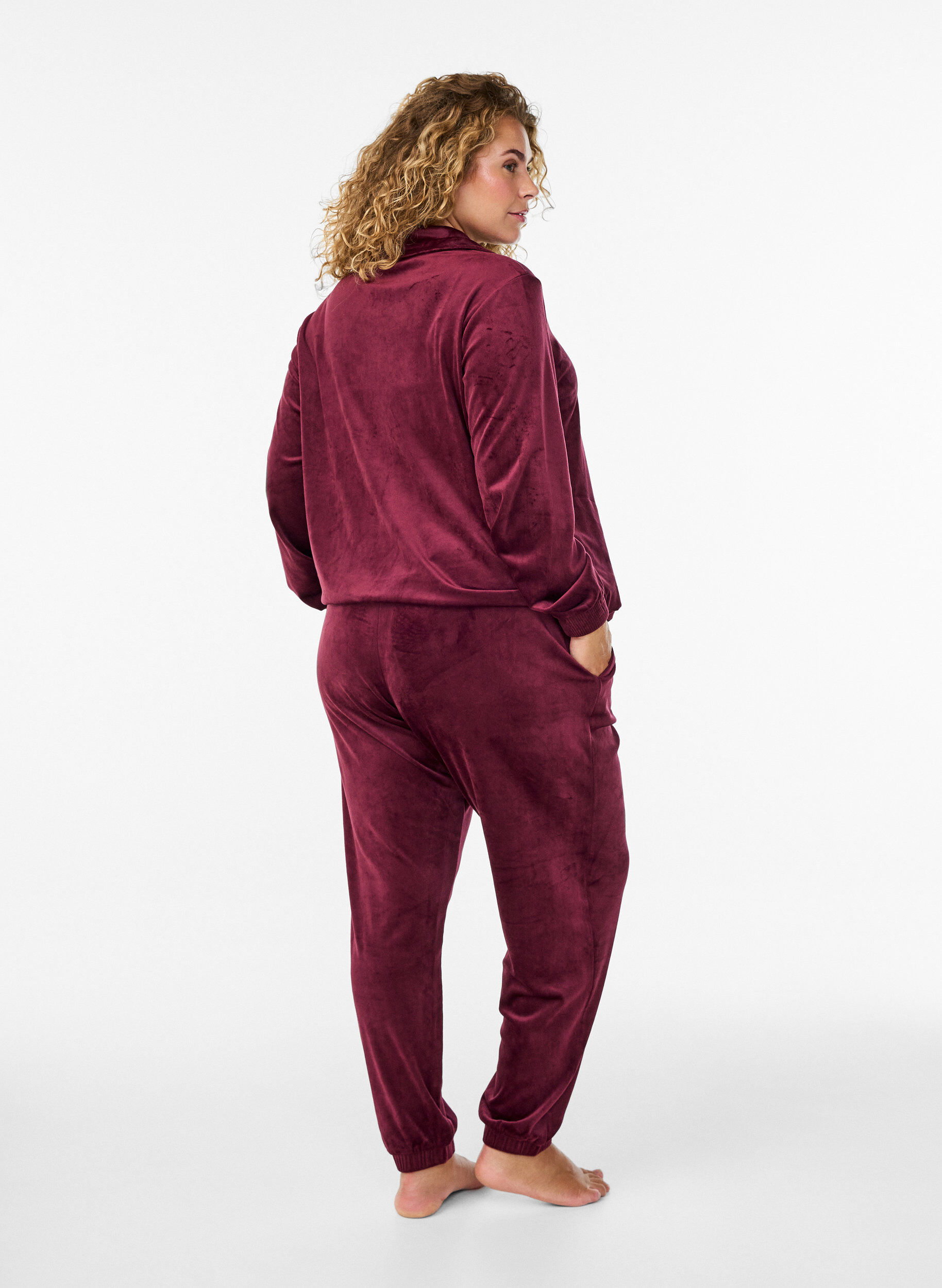Zizzifashion Loose velvet trousers, Dark Bordeaux, Model image number 1