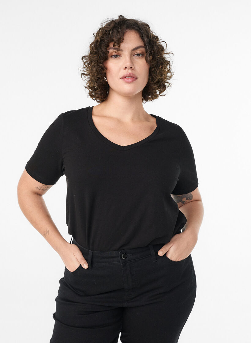 Solid-coloured basic cotton T-shirt, Black, Model image number 0