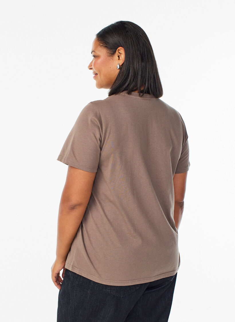 Basic cotton T-shirt with round neck, Brown, Model image number 2