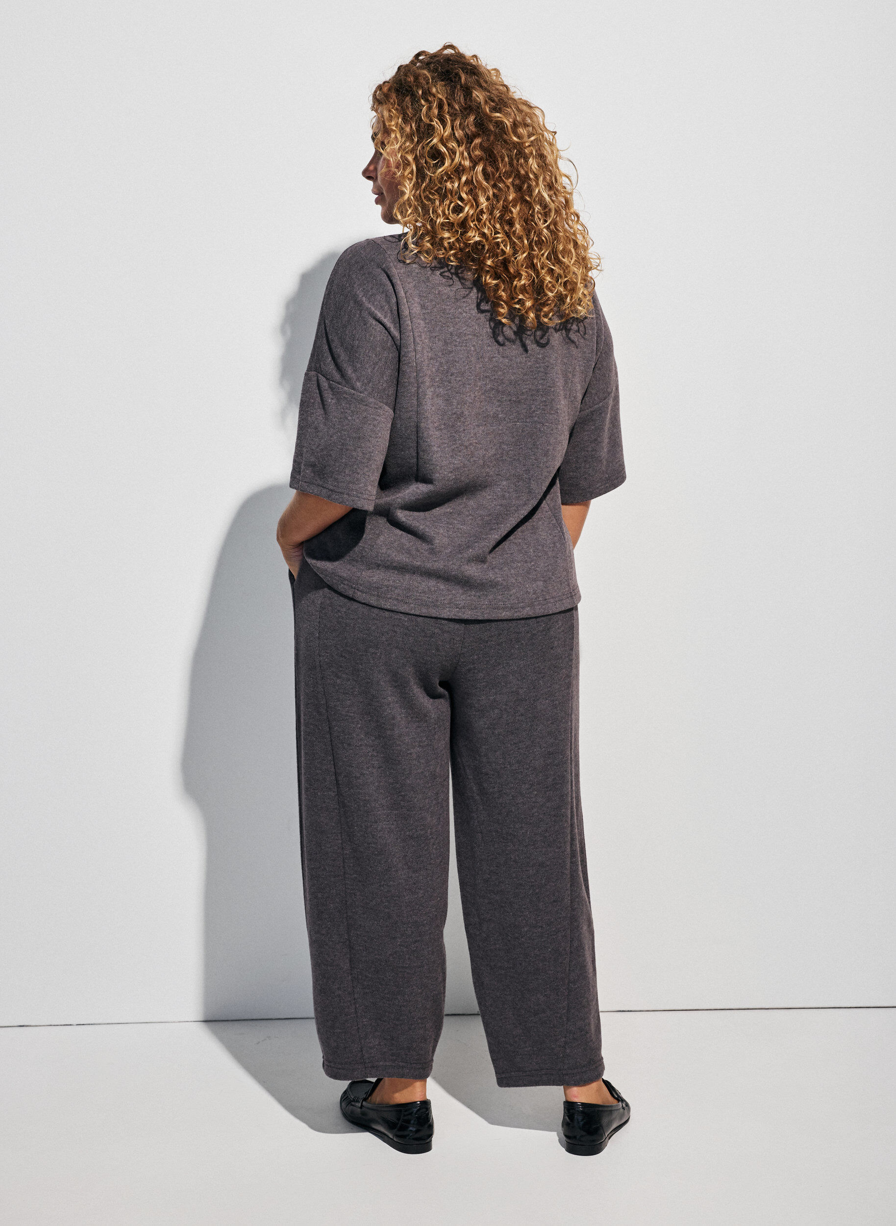 ZizzifashionJersey trousers with a barrel fit and high waist, Dark Grey, Model image number 1