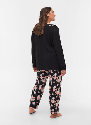 Floral viscose pyjama trousers, Black Flower AOP, Model image number 1