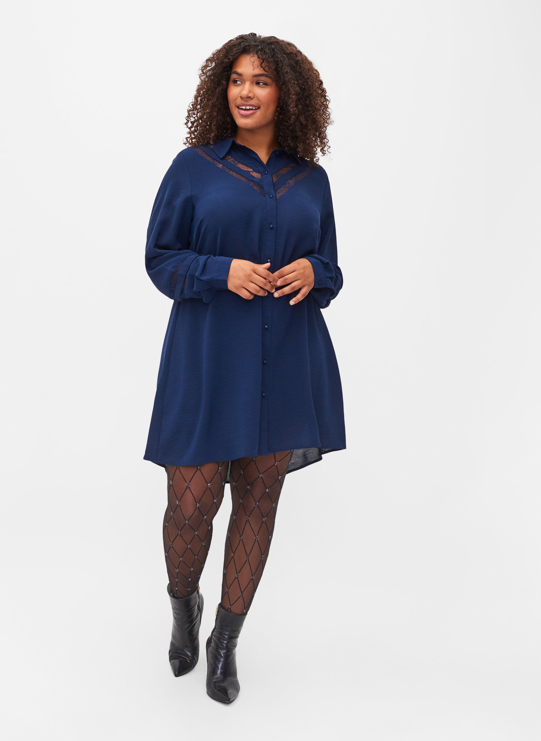 Zizzifashion Long shirt with lace details, Navy Blazer, Model image number 2