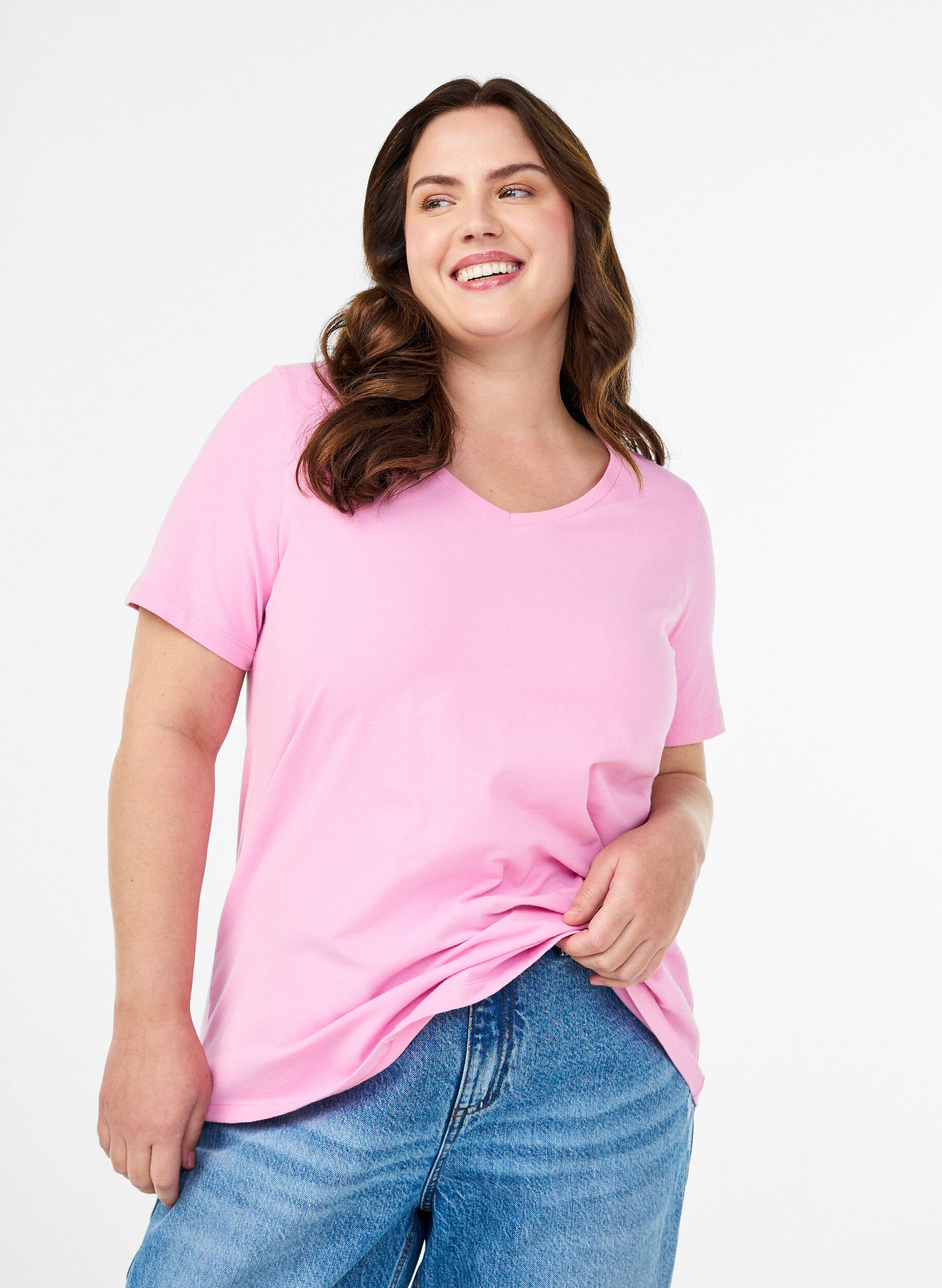 Solid-coloured basic cotton T-shirt, Pink, Model