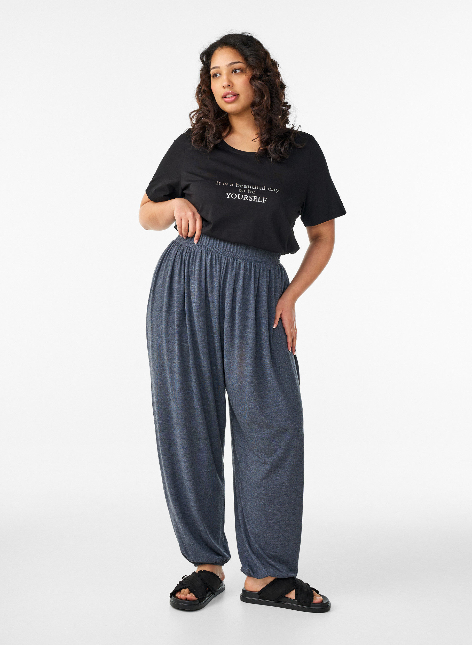 Zizzifashion T-shirt with motif, Black, Model image number 1