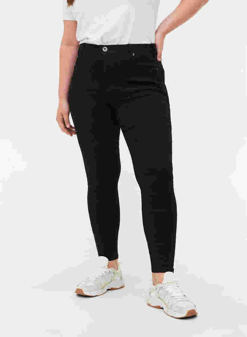 Cropped Amy jeans with a zip, Black denim, Model image number 3