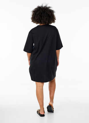 Knee-length cotton T-shirt dress - Black - Sz. 40-64 - Zizzifashion Knee-length cotton T-shirt dress - Black - Sz. 40-64 - Zizzifashion