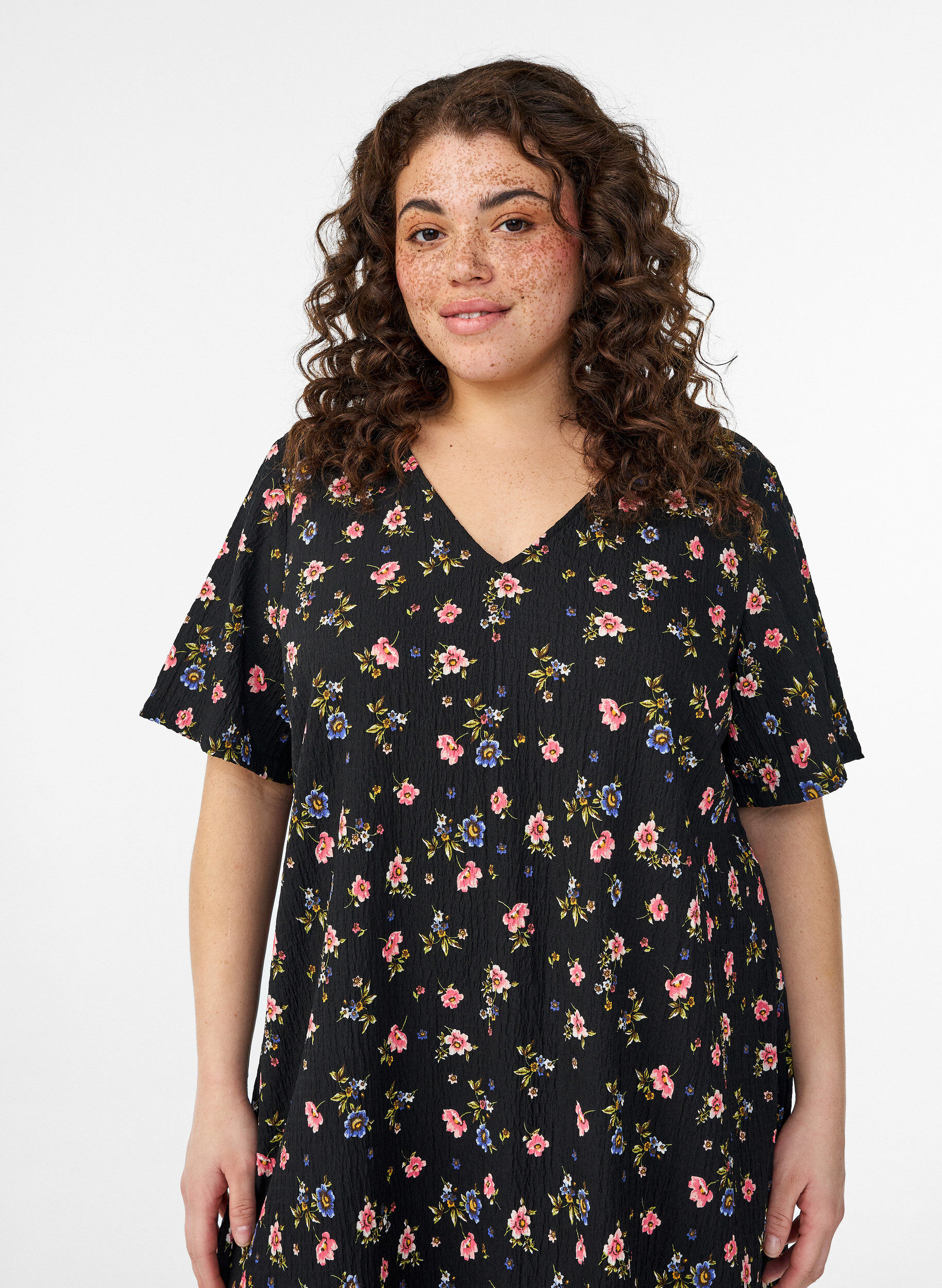 Zizzifashion Short-sleeved dress with V-neck, Black, Model image number 2