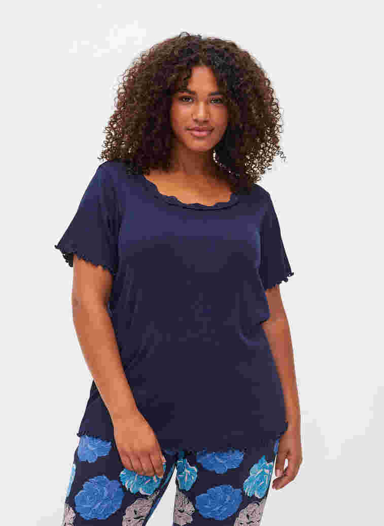 Short-sleeved pyjama top with lace trim, Peacoat, Model